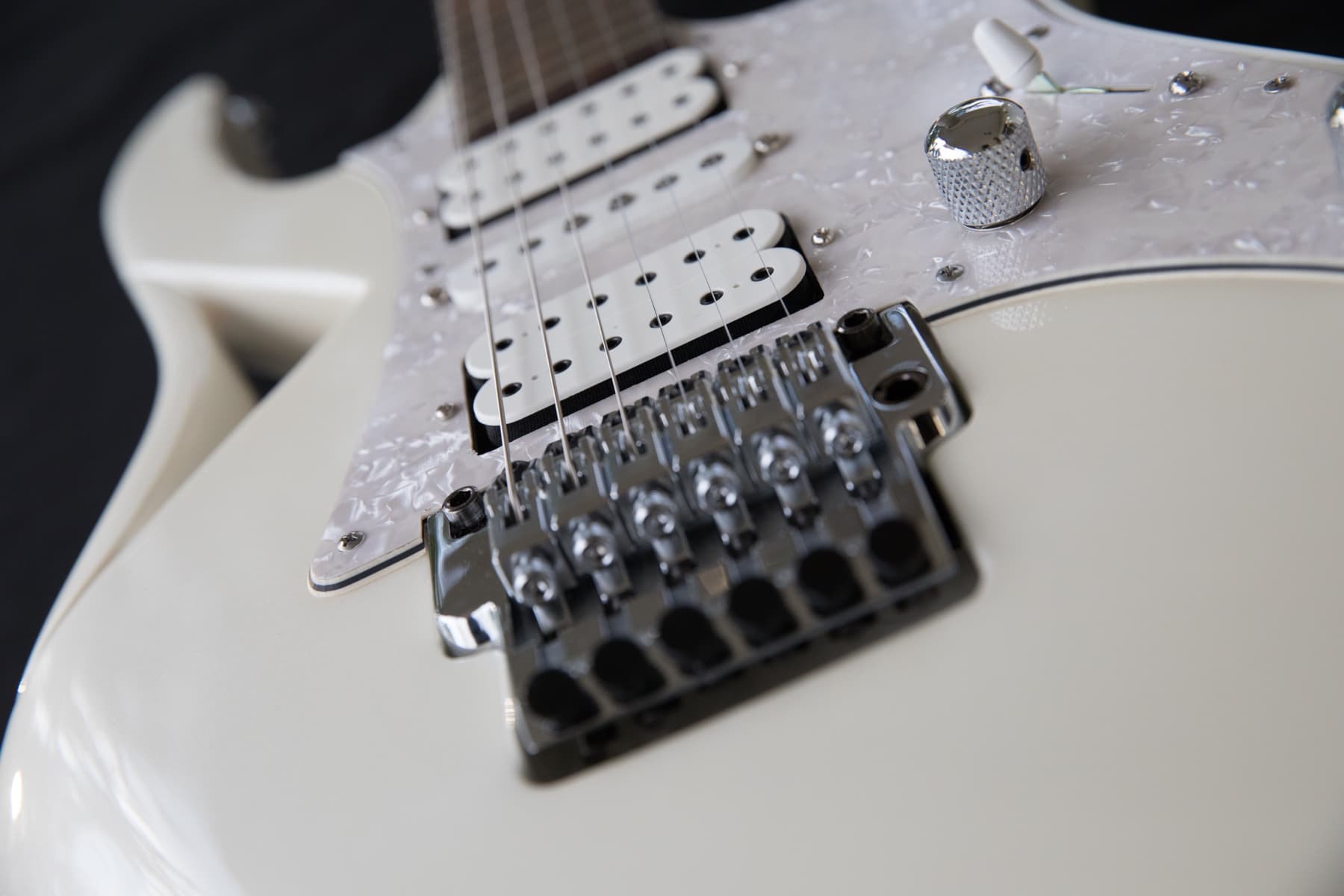 The Ibanez Lo Pro Edge tremolo bridge