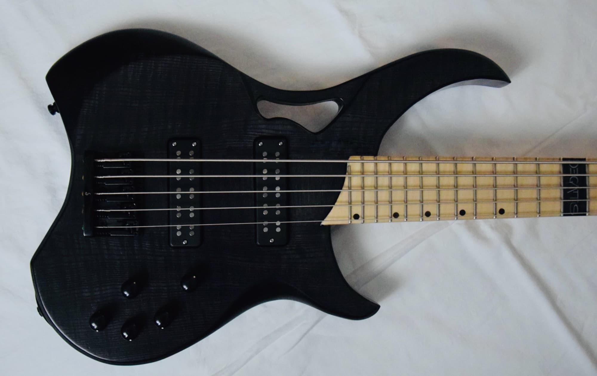 Blackhole — De Gattis guitar