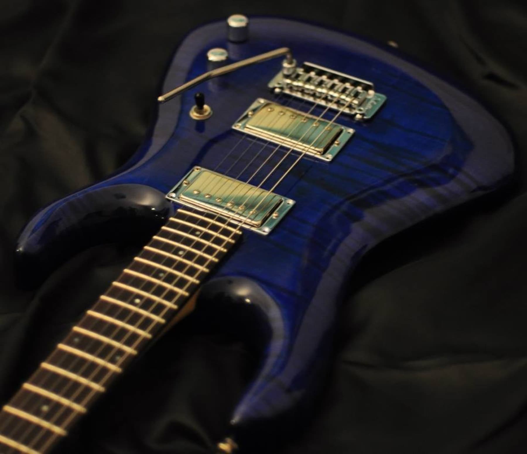 Blue Giant — discontinued De Gattis guitar