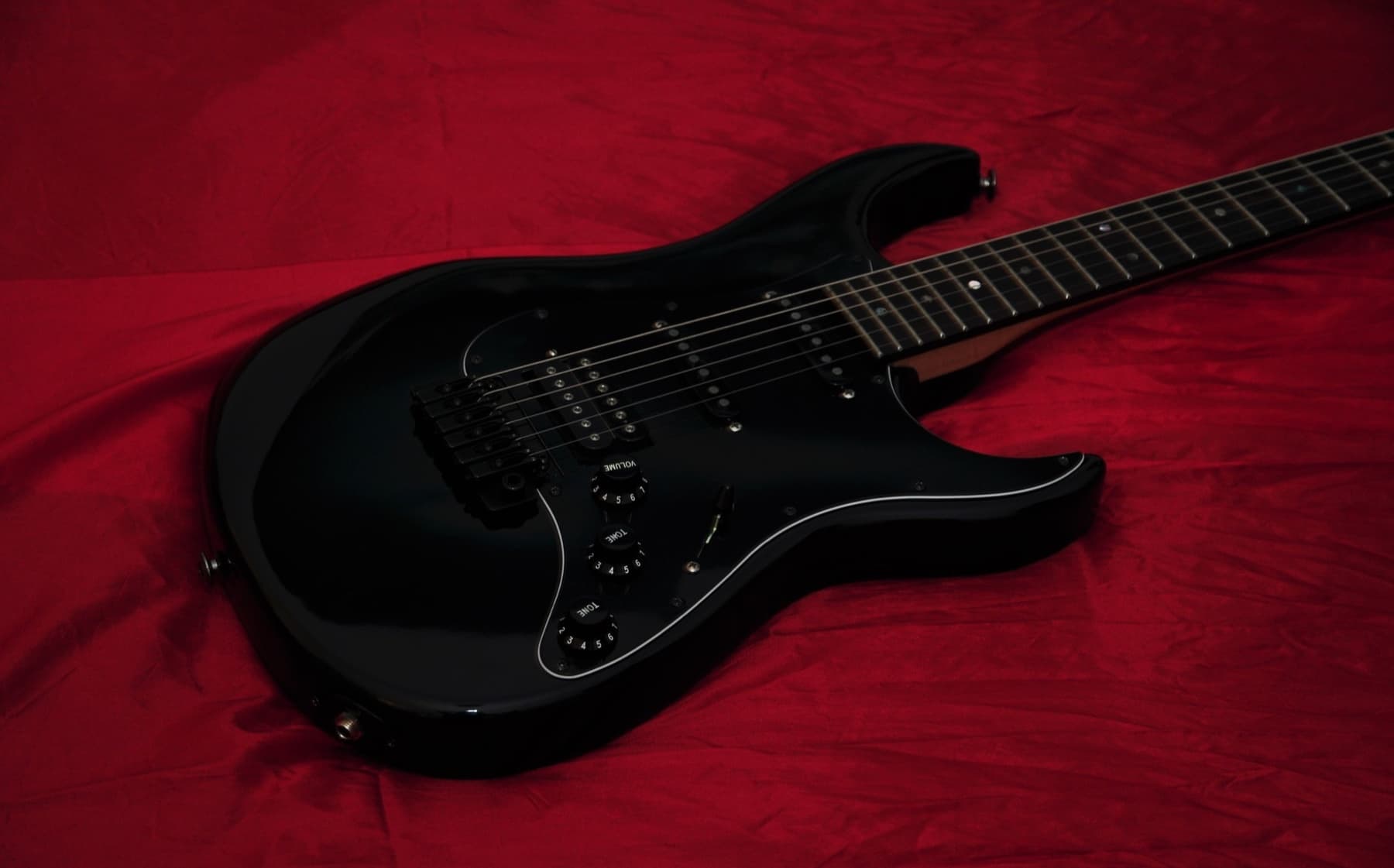 Dark Matter — discontinued De Gattis guitar