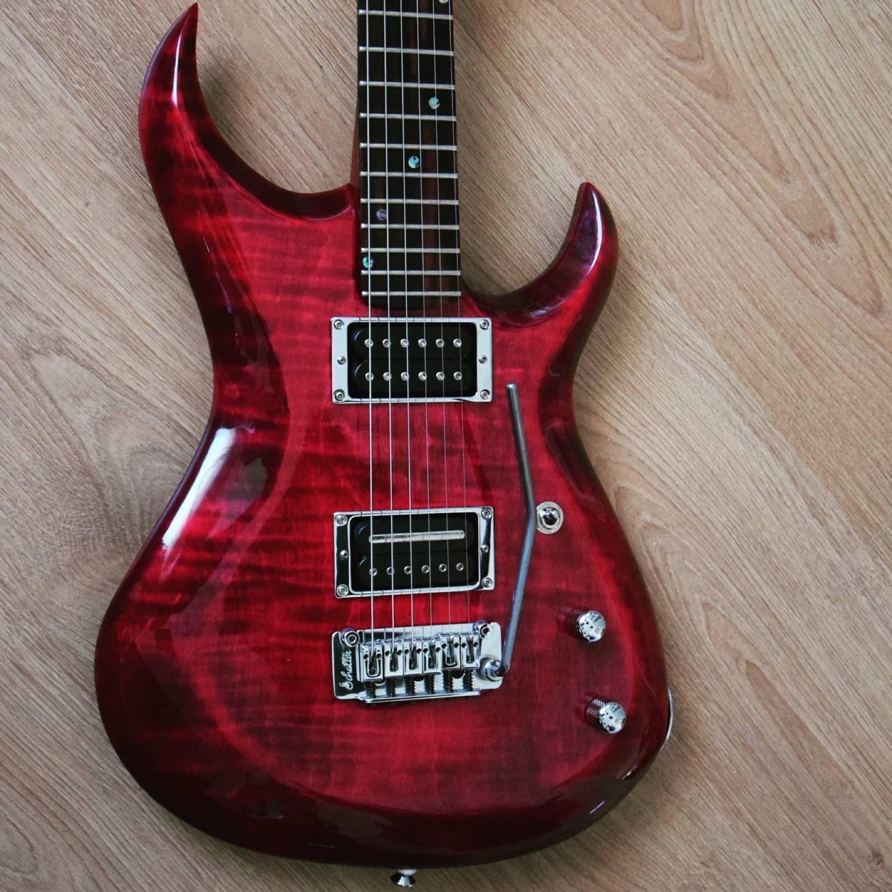 Quasar — discontinued De Gattis guitar