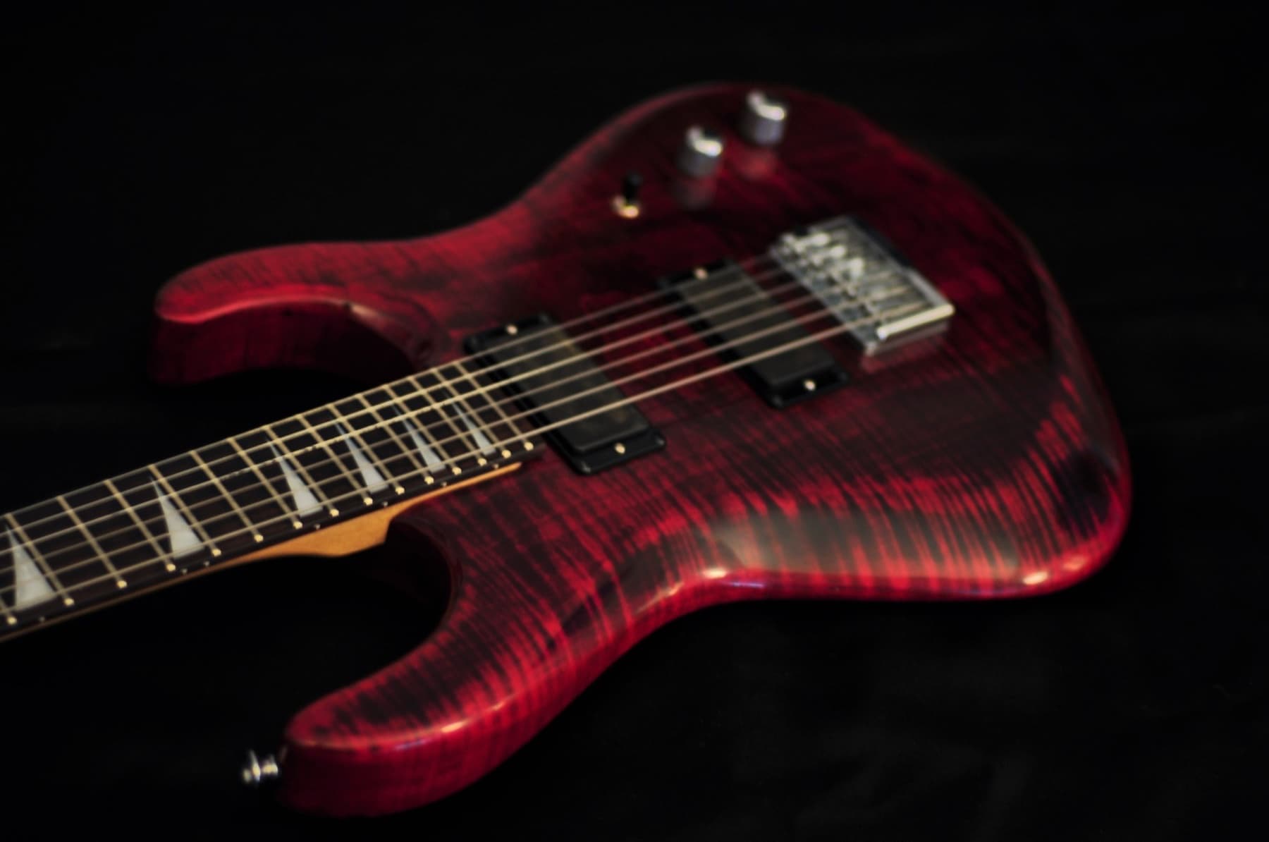 Red Giant — discontinued De Gattis guitar