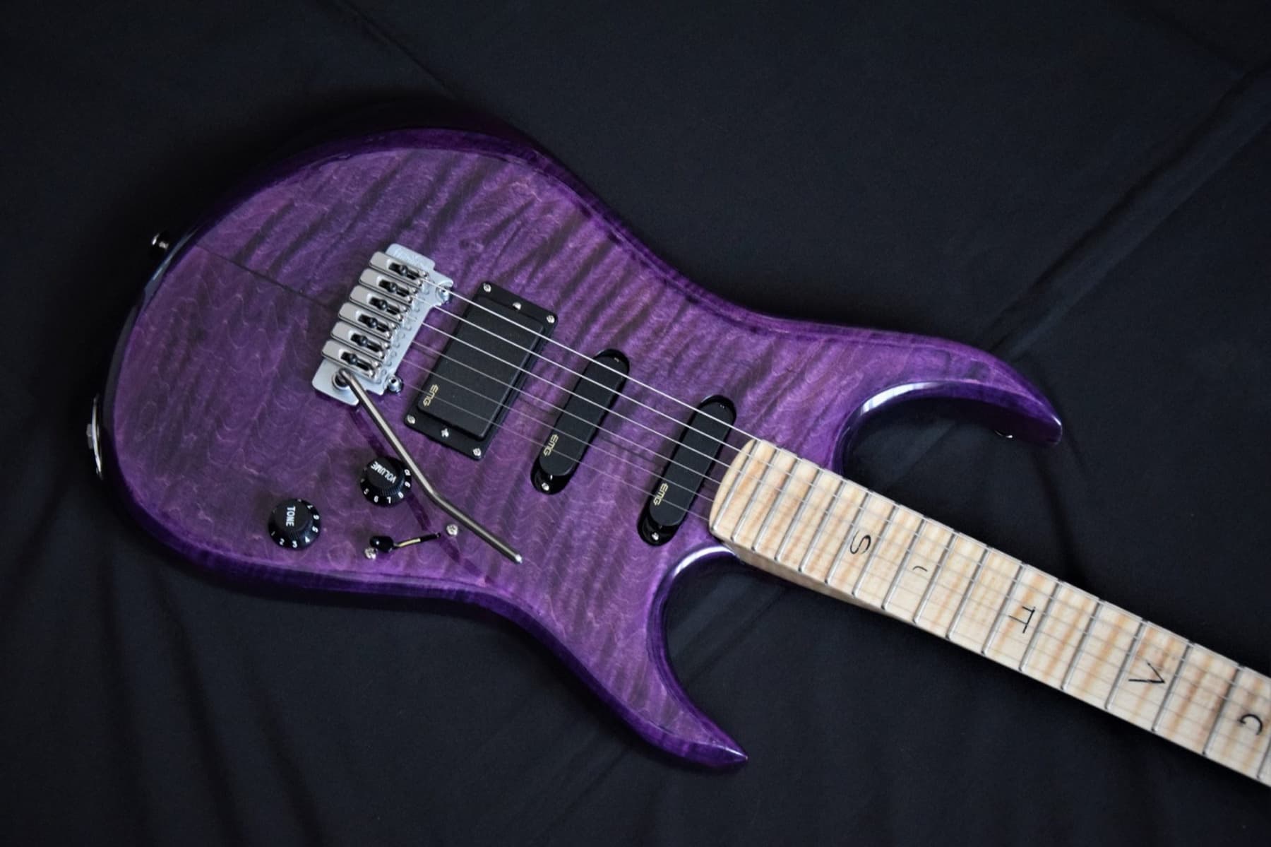 Supernova — discontinued De Gattis guitar