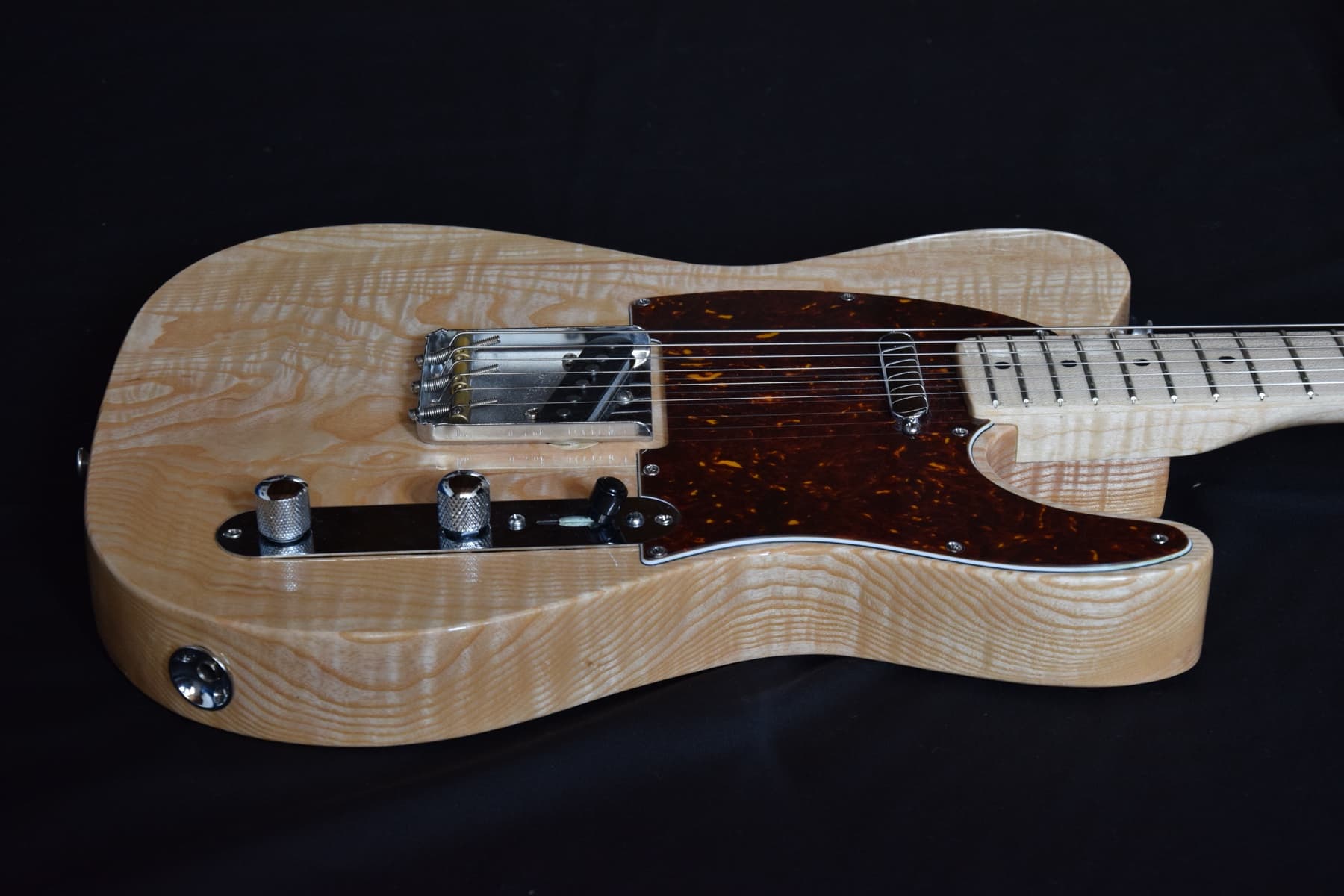 Vega — discontinued De Gattis guitar