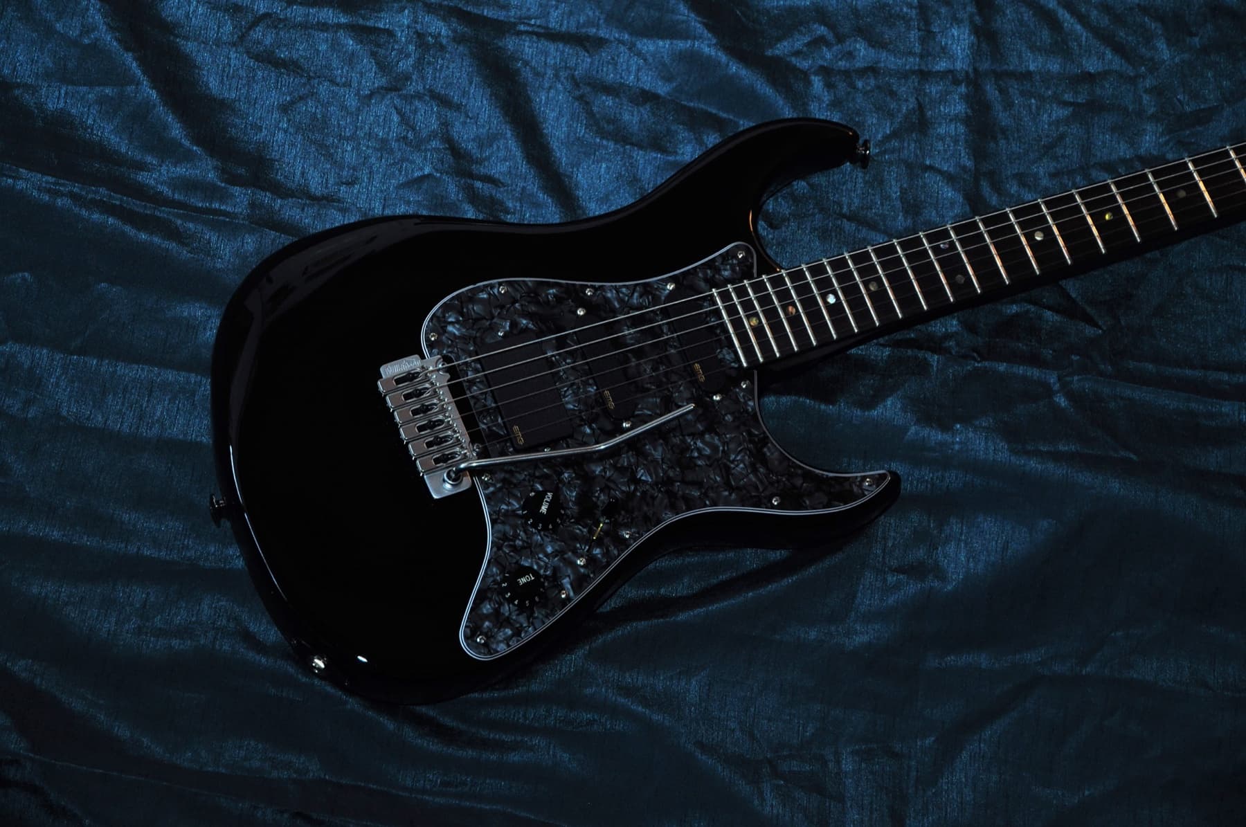 Velorum — discontinued De Gattis guitar